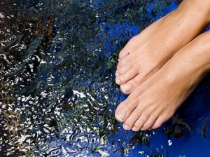 Водный массаж ног