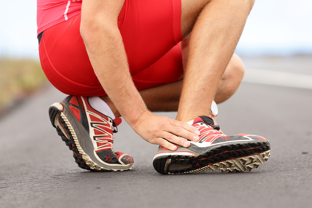 Почему болит голеностопный сустав после бега