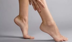 Почему шелушатся ноги лечение