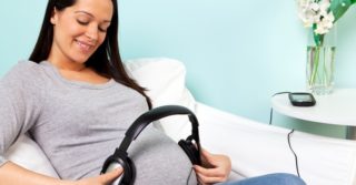 Поглаживание живота при беременности вызывает тонус матки