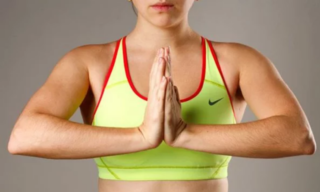 Упражнения для грудных мышц женщинам без гантелей