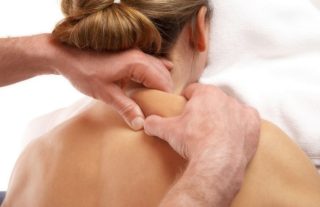 Почему от массажа болит шея
