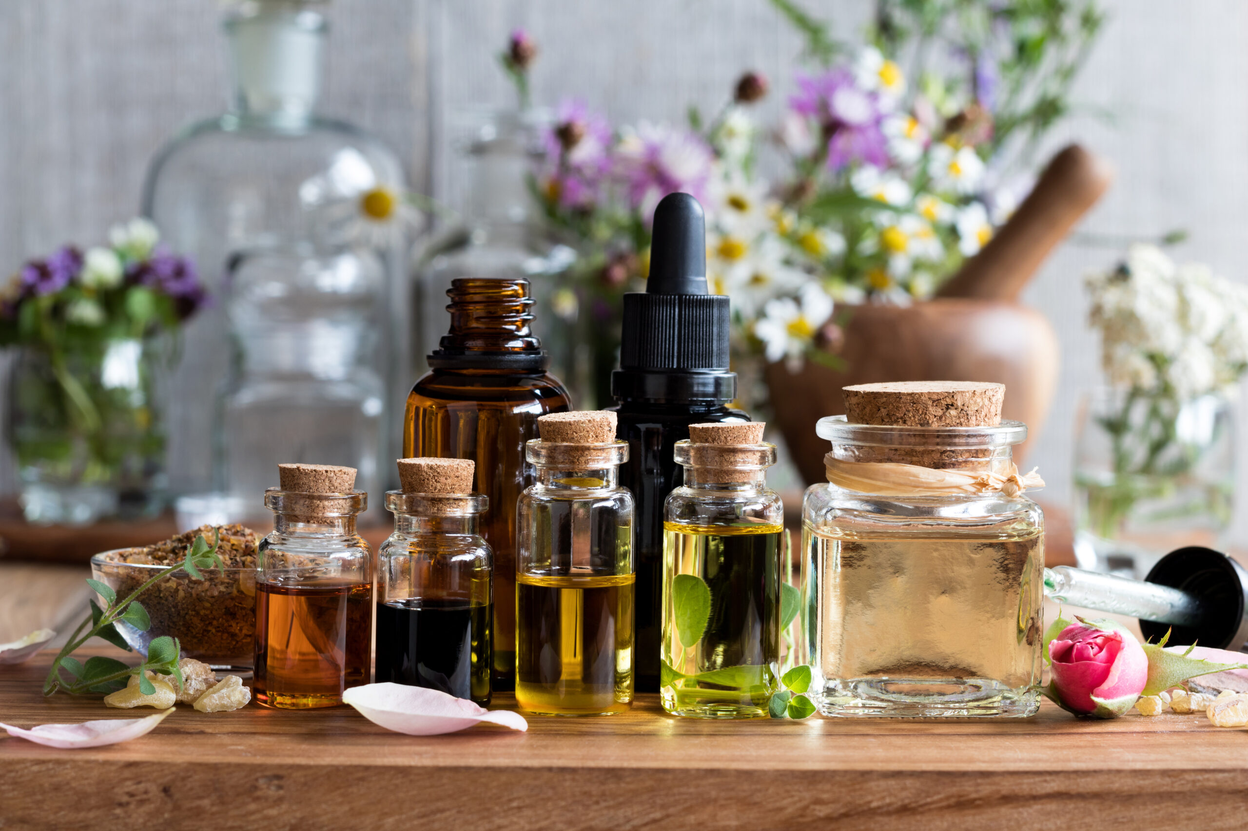 Какое эфирное масло помогает от головной боли и как проводится ароматерапия.